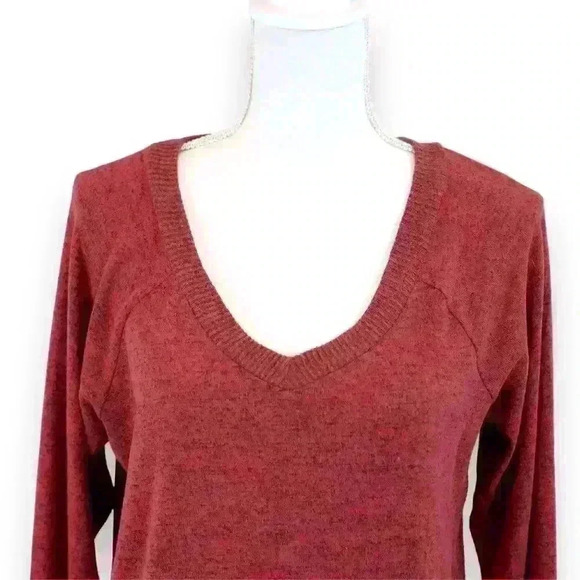 Derek Heart Red Black Heather Curved Hem V Neck Long Sleeve Sweater Size Large - Picture 2 of 8